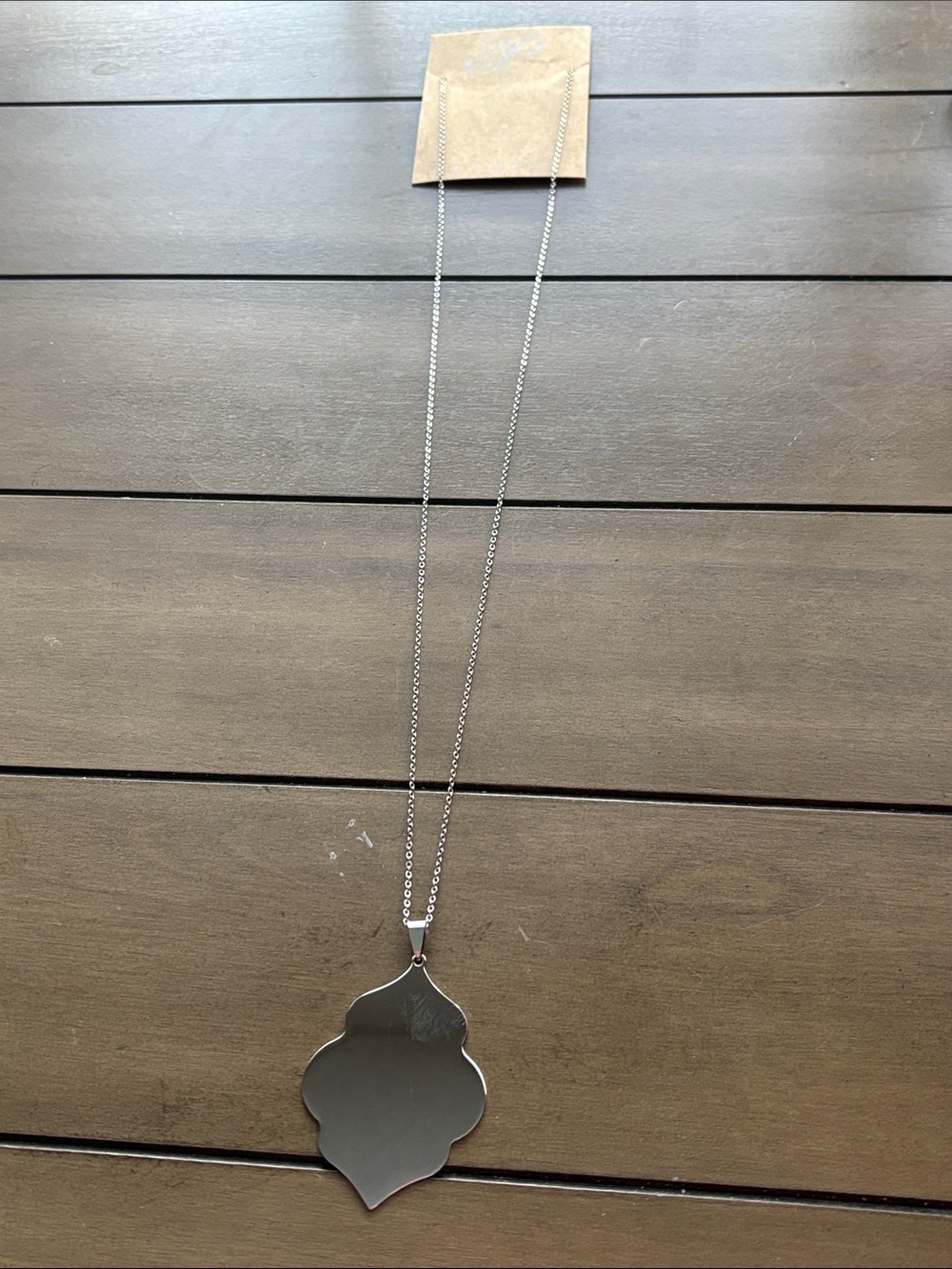 770. Plunder Silver Leaf-Shaped Decorative Pendant Necklace